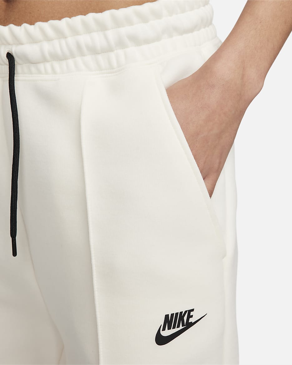 Nike Sportswear Tech Fleece Normal Belli Kadın Jogger'ı - Pale Ivory/Siyah