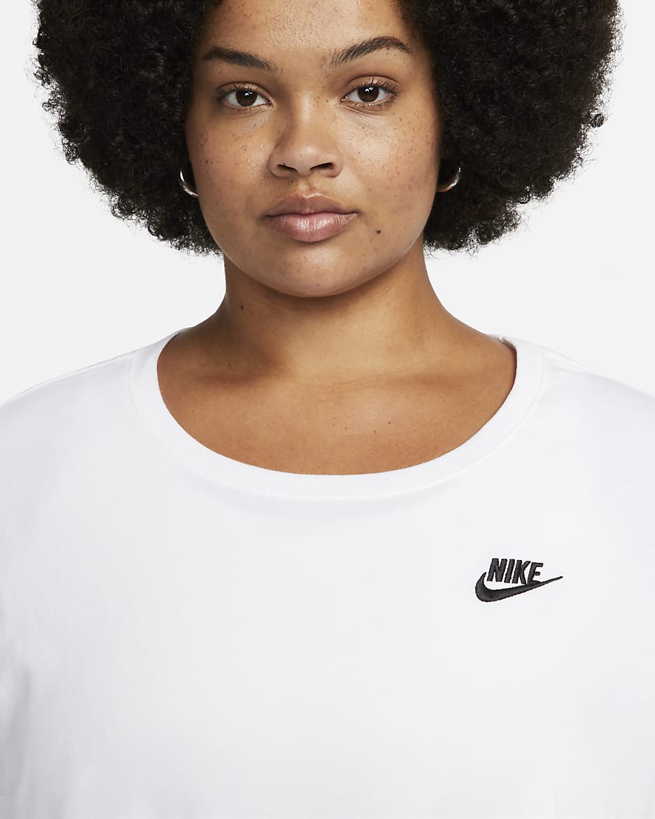 Γυναικείο T-Shirt Nike Sportswear Club Essentials (μεγάλα μεγέθη) - Λευκό/Μαύρο