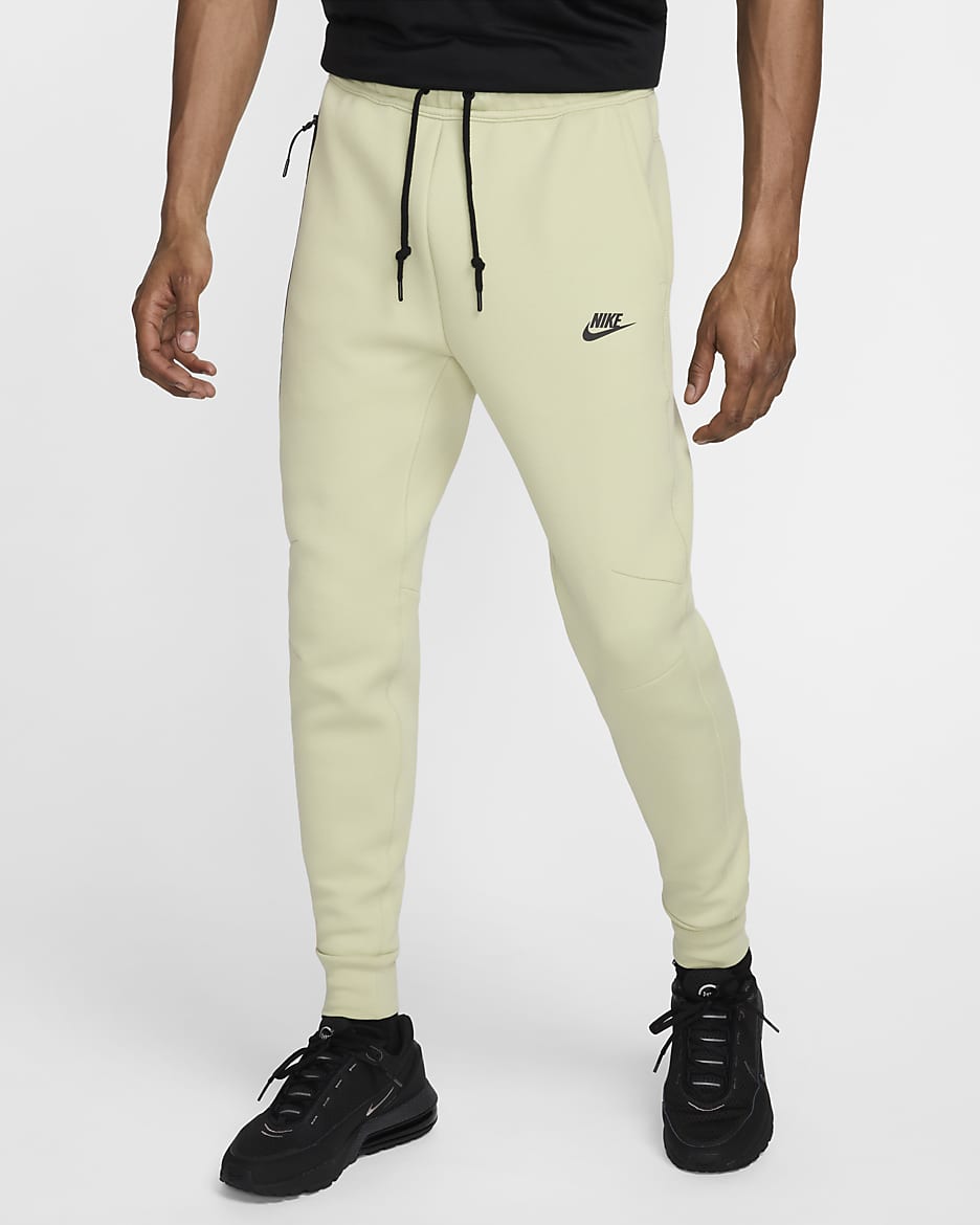 Joggers para hombre Nike Sportswear Tech Fleece - Aura oliva/Negro