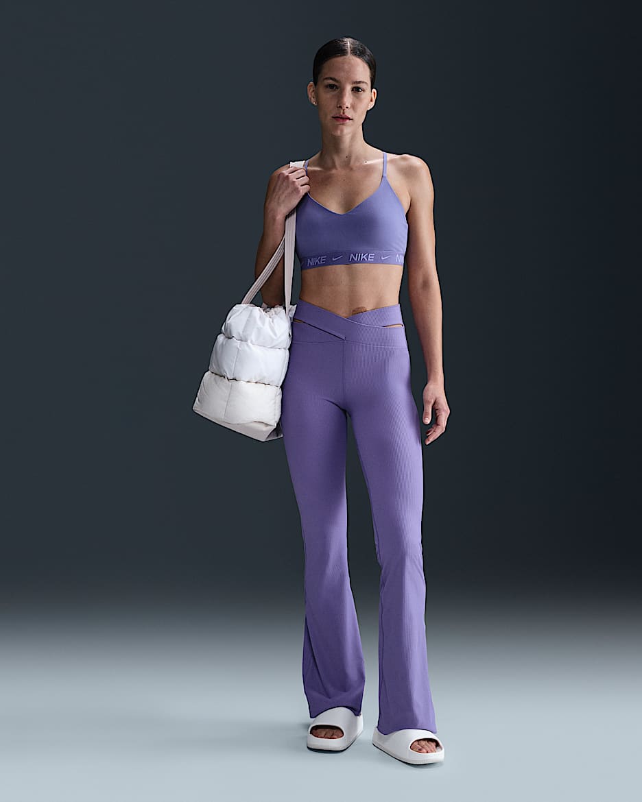 Leggings acampanados de tiro alto y sujeción suave para mujer Nike Zenvy Rib - Amatista empolvado/Blanco