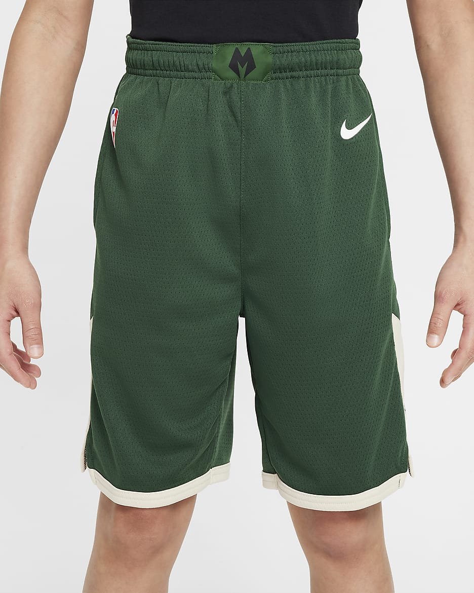 Spodenki dla dużych dzieci (chłopców) Nike NBA Swingman Milwaukee Bucks Icon Edition 2023/24 - Fir