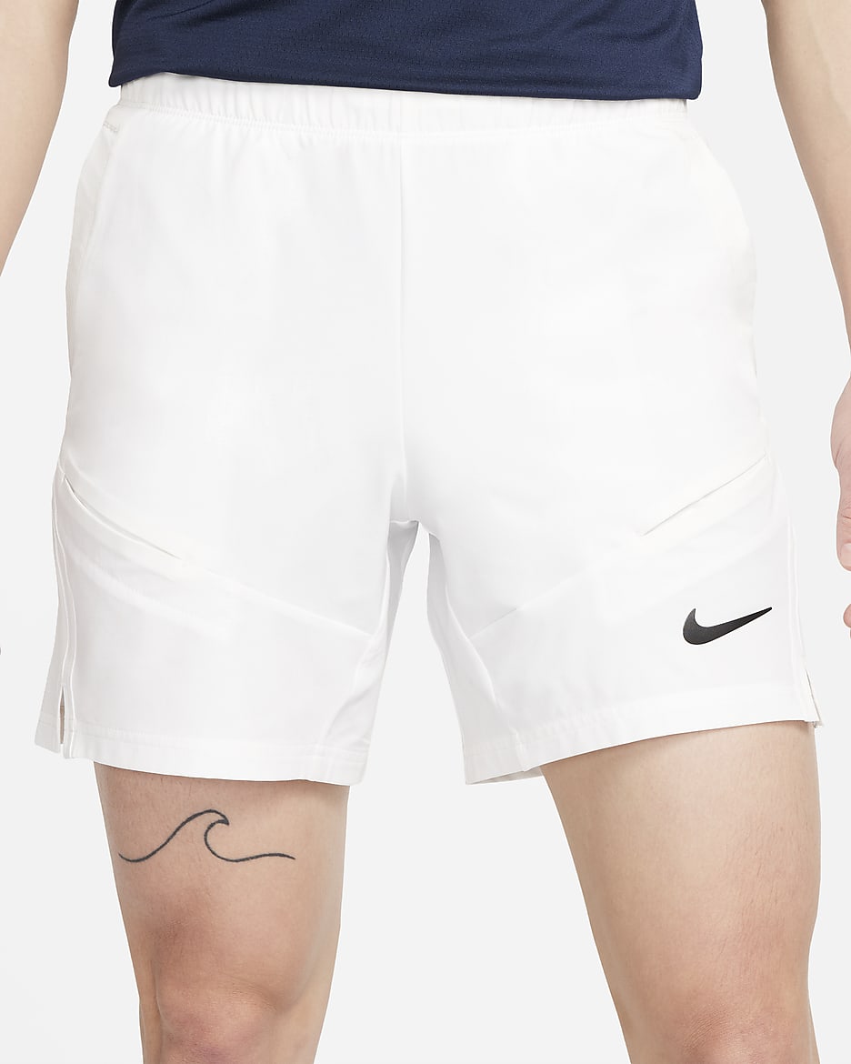 กางเกงเทนนิสขาสั้น 7 นิ้วผู้ชาย Dri-FIT NikeCourt Advantage - ขาว/ขาว/ดำ