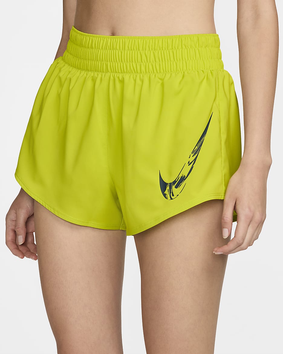 Shorts Dri-FIT con gráfico de tiro medio con forro de ropa interior para mujer Nike One - Cactus brillante/Azul marino militar