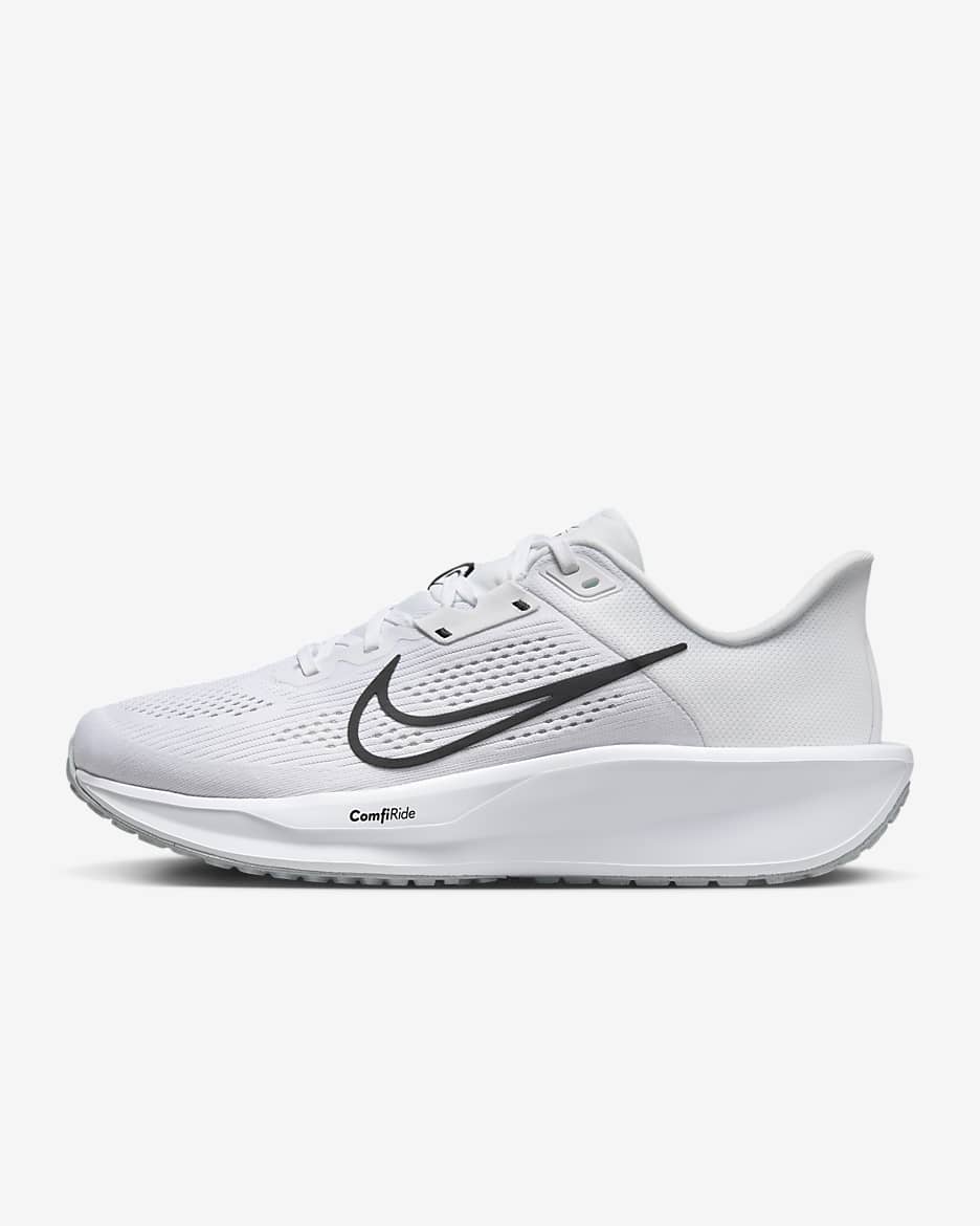 รองเท้าวิ่งโร้ดรันนิ่งผู้ชาย Nike Quest 6 - ขาว/Pure Platinum/ดำ