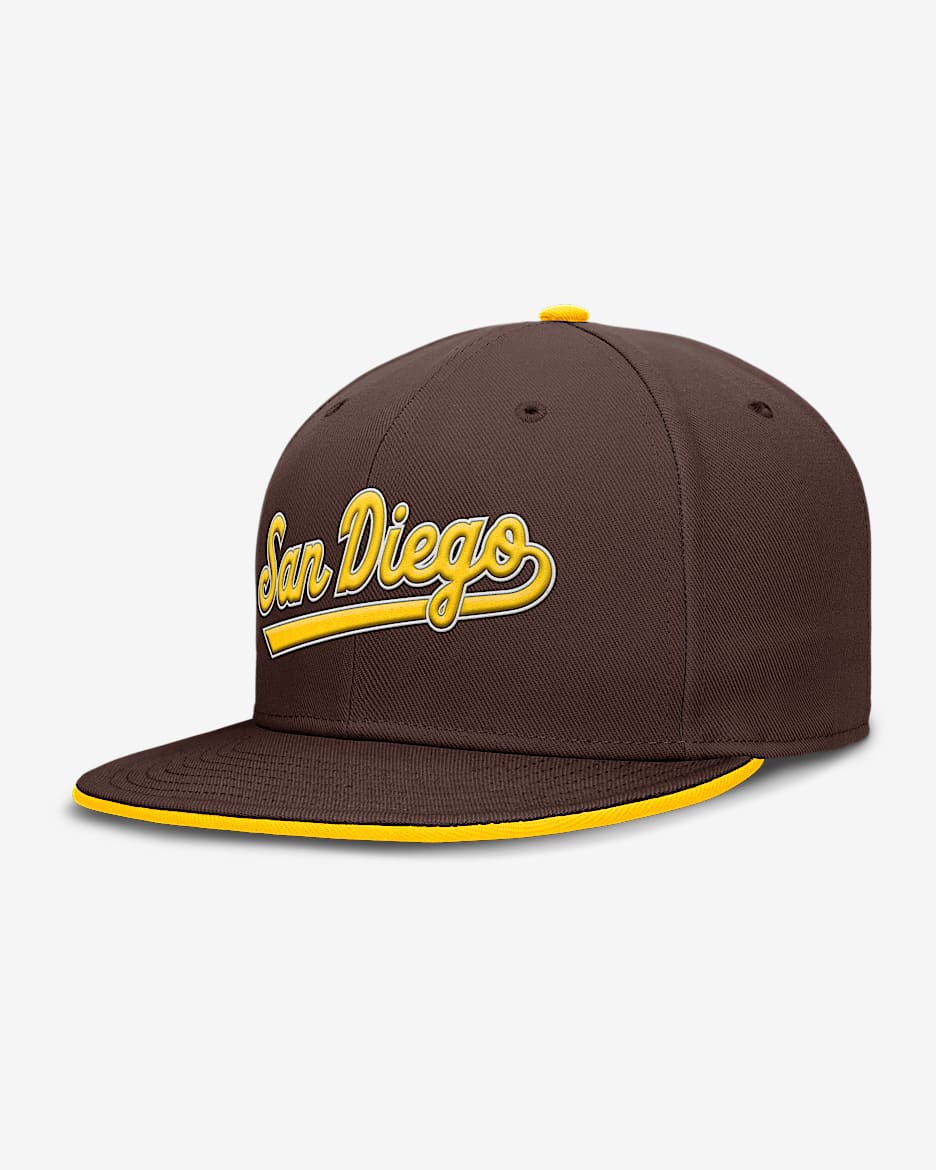 Gorra Nike Dri-FIT de la MLB ajustada para hombre San Diego Padres True - Marrón