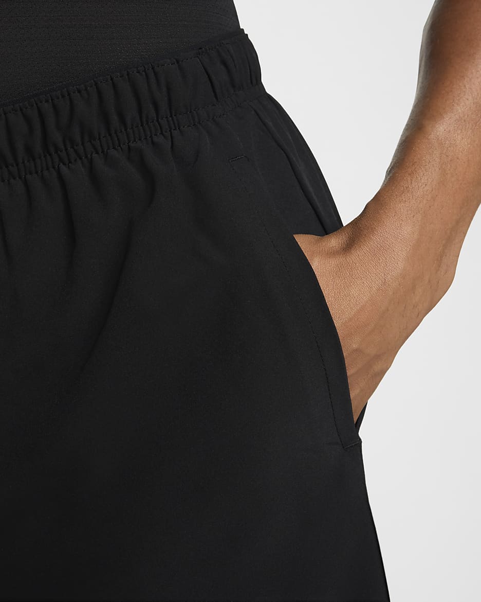 Nike Challenger fôret shorts til herre (18 cm) - Svart