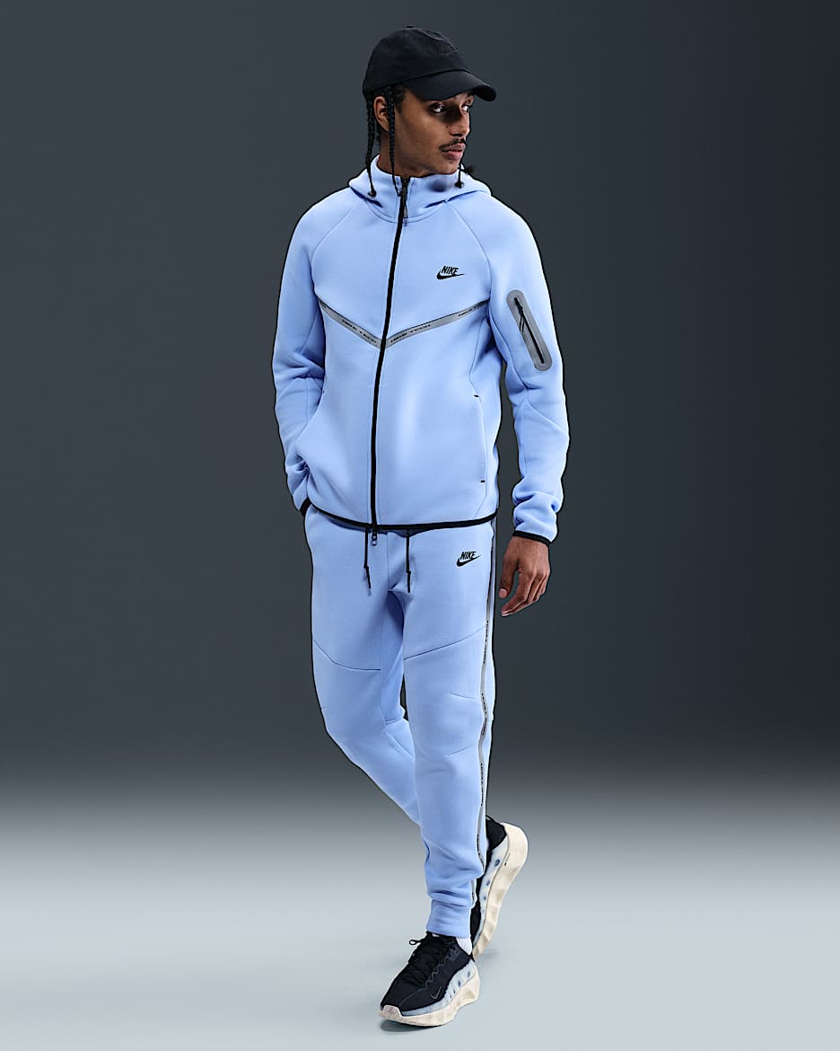 Nike Tech Men's Fleece Joggers with Reflective Accents - Aluminium/Black