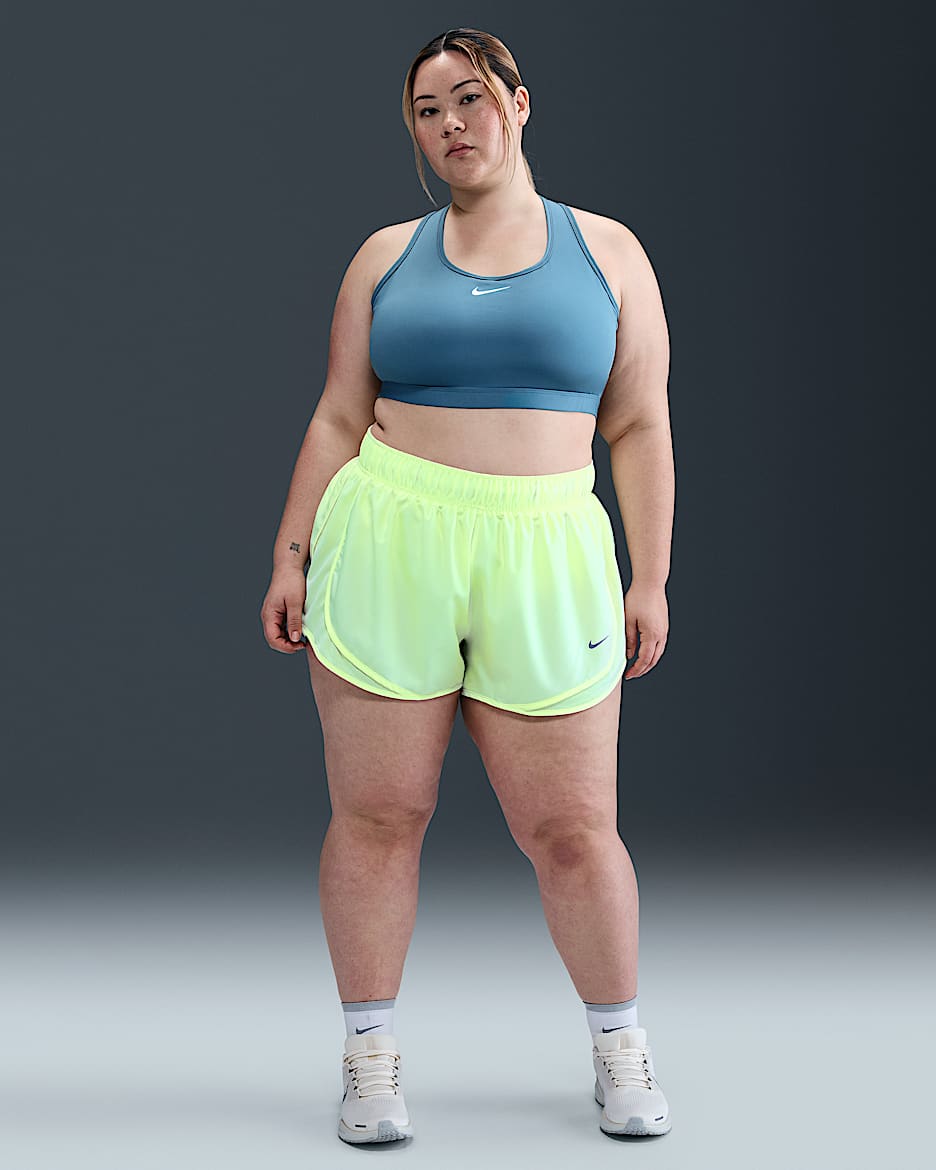 Shorts de correr Dri-FIT de tiro medio de 7 cm con forro de ropa interior para mujer (talla grande) Nike Tempo - Voltio ligero/Voltio ligero/Voltio ligero