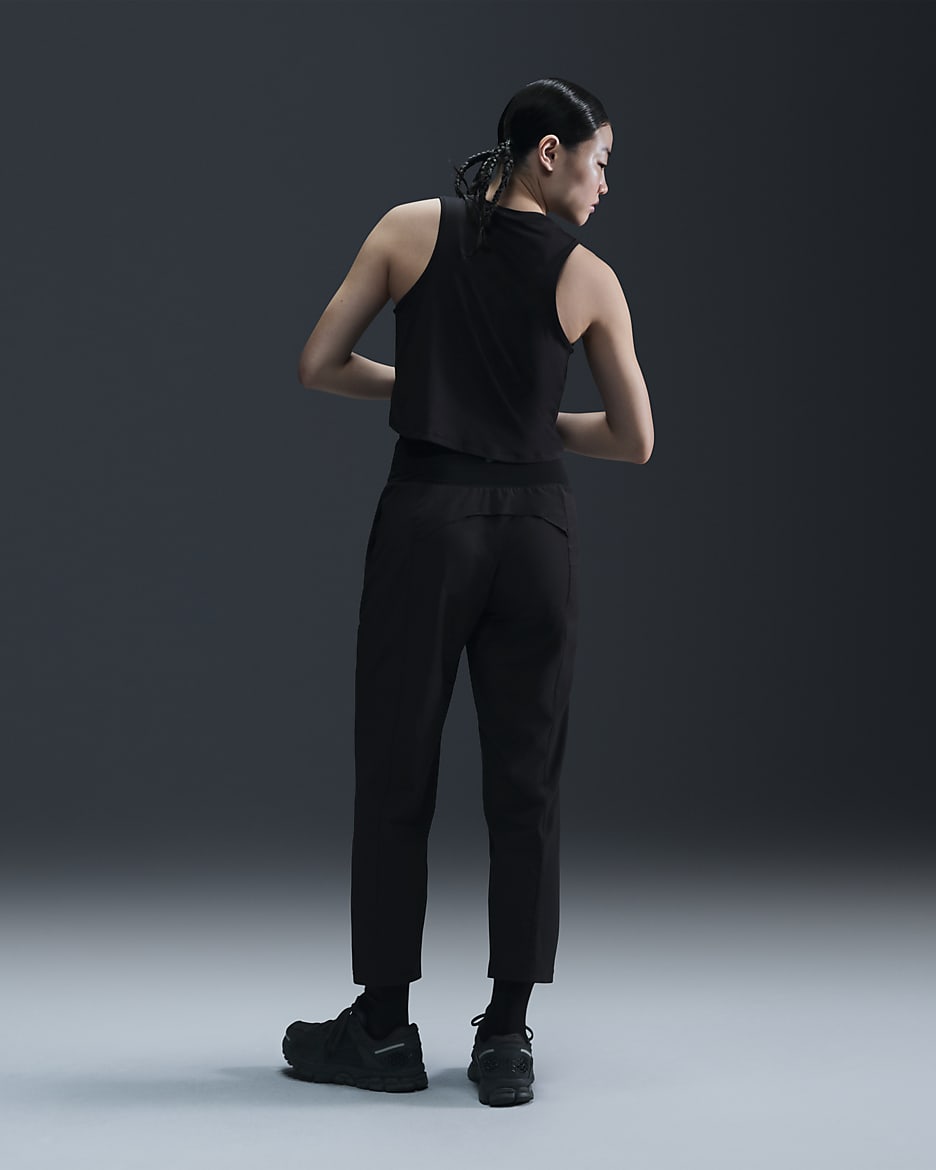 Nike Dri-FIT Swift 女款中腰跑步長褲 - 黑色