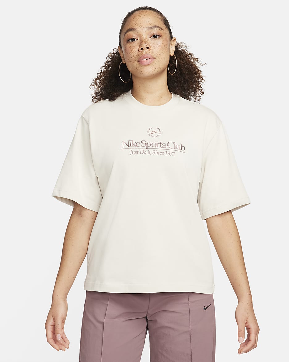 Playera boxy para mujer Nike Sportswear Heritage - Marrón verdoso claro/Malva humeante