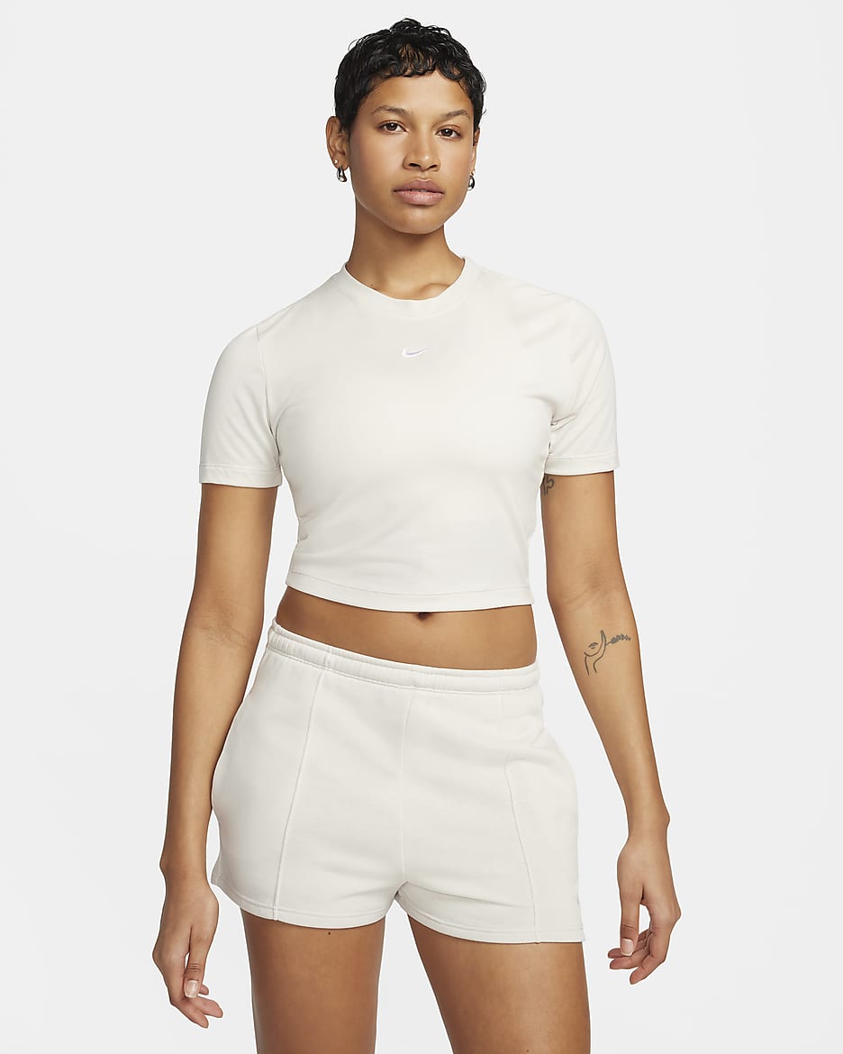 Playera slim cropped para mujer Nike Sportswear Essential - Marrón verdoso claro