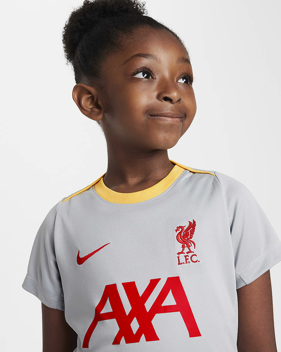 Koszulka piłkarska z krótkim rękawem dla małych dzieci Nike Dri-FIT Liverpool F.C. Academy Pro (wersja trzecia) - Light Smoke Grey/Chrome Yellow/Global Red