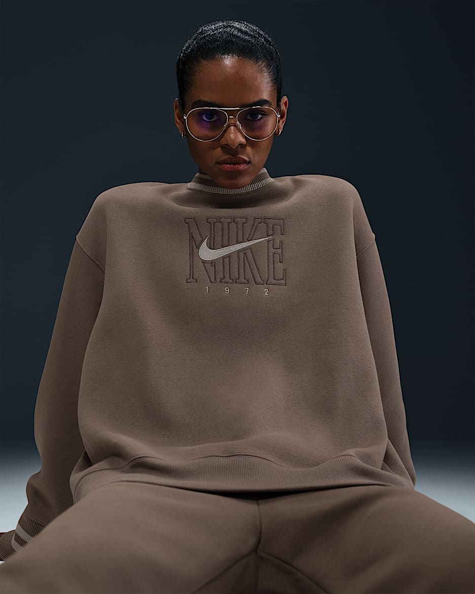 Nike Sportswear Phoenix Fleece Women's Oversized Graphic Crew-Neck Sweatshirt