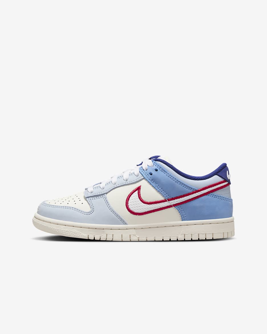 Nike Dunk Low sko til store barn - Sail/Sail/Light Armory Blue/Hvit