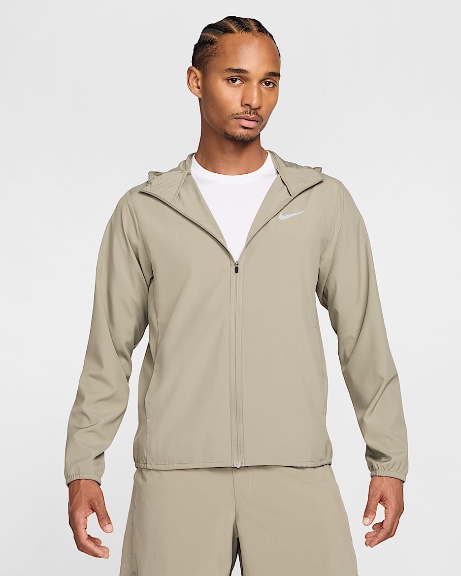 Chamarra versátil con gorro Dri-FIT para hombre Nike Form - Militar claro
