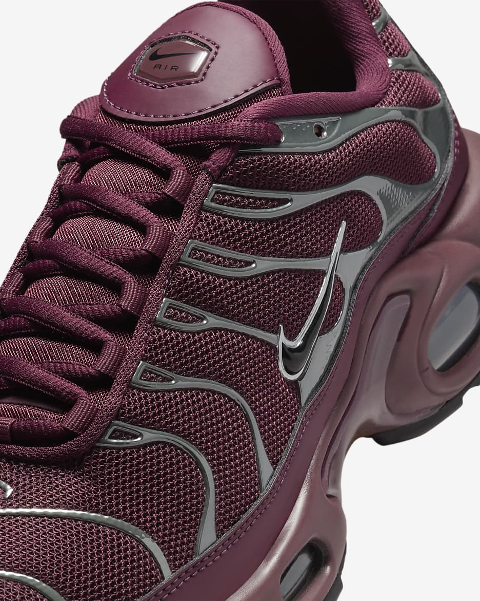 Nike Air Max Plus SE Schuh (Damen) - Night Maroon/Dark Team Red/Metallic Silver/Schwarz