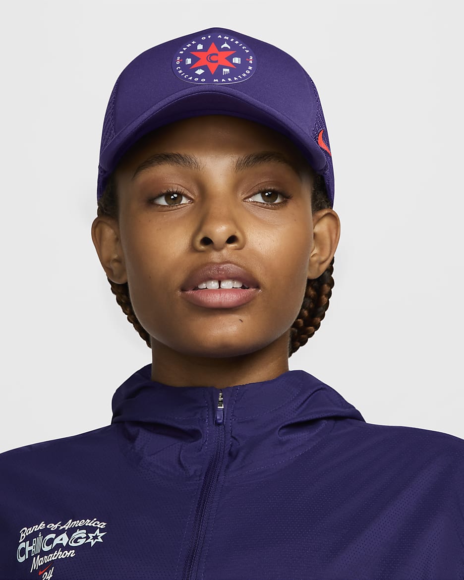 Gorra Dri-FIT con estructura Nike Rise - Orquídea nuevo/Carmesí brillante