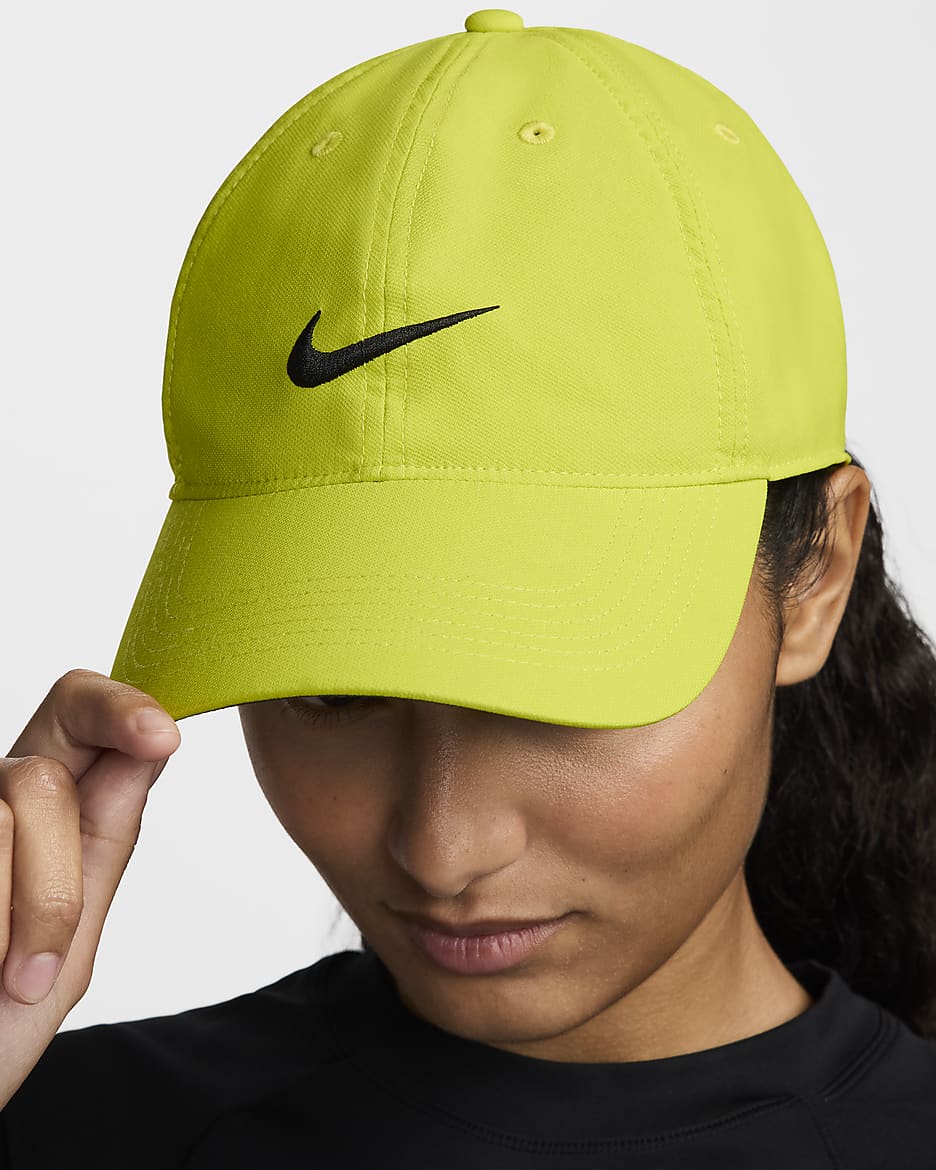 หมวกแก๊ปไร้โครง Nike Dri-FIT Club - Bright Cactus/ดำ