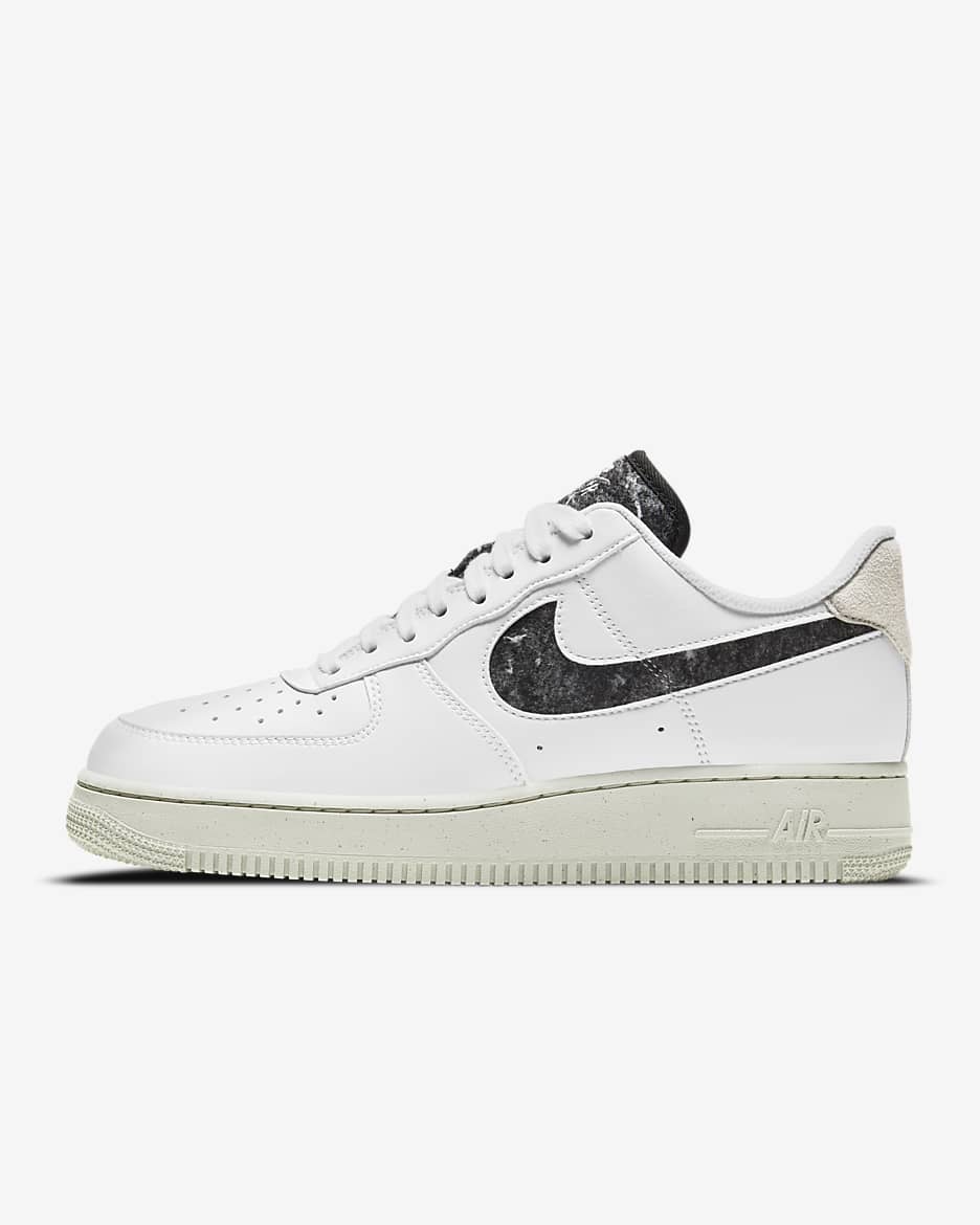 Nike Air Force 1 '07 SE Women's Shoe - White/Light Bone/Black/White