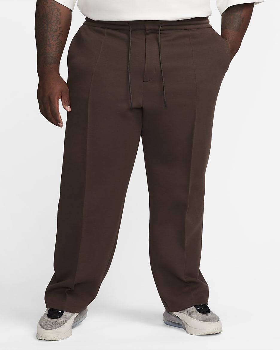 Pantaloni tuta Loose Fit con orlo aperto Nike Sportswear Tech Fleece Reimagined – Uomo - Baroque Brown