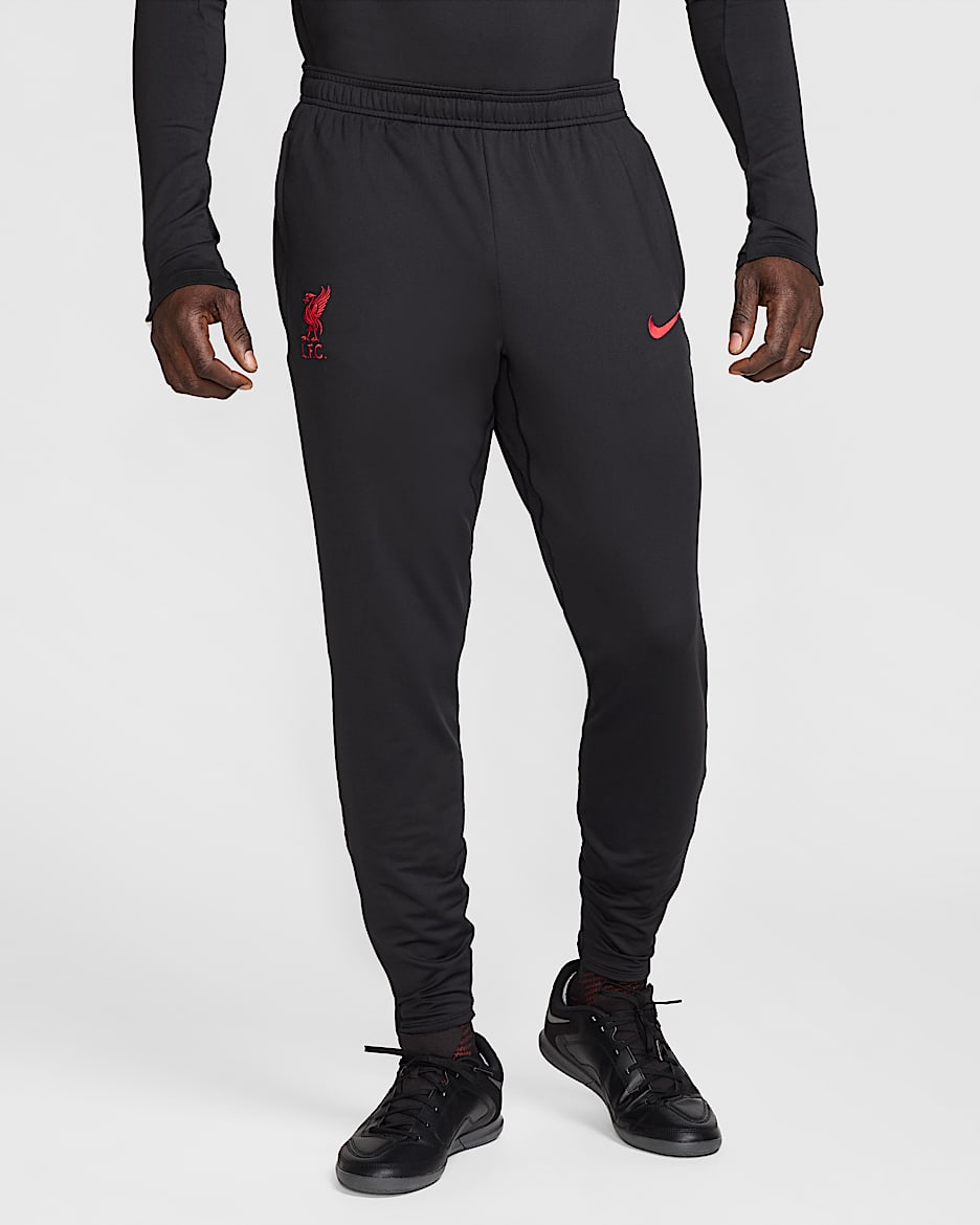 Pantaloni da calcio in maglia Nike Dri-FIT Liverpool FC Strike Special Edition – Uomo - Nero/Coconut Milk/Gym Red
