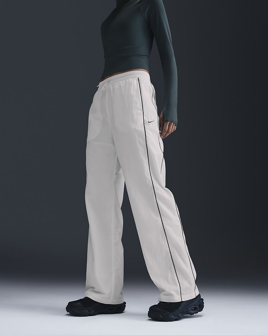 Nike Windrunner Women's High-Waisted Woven Open-Hem Pants