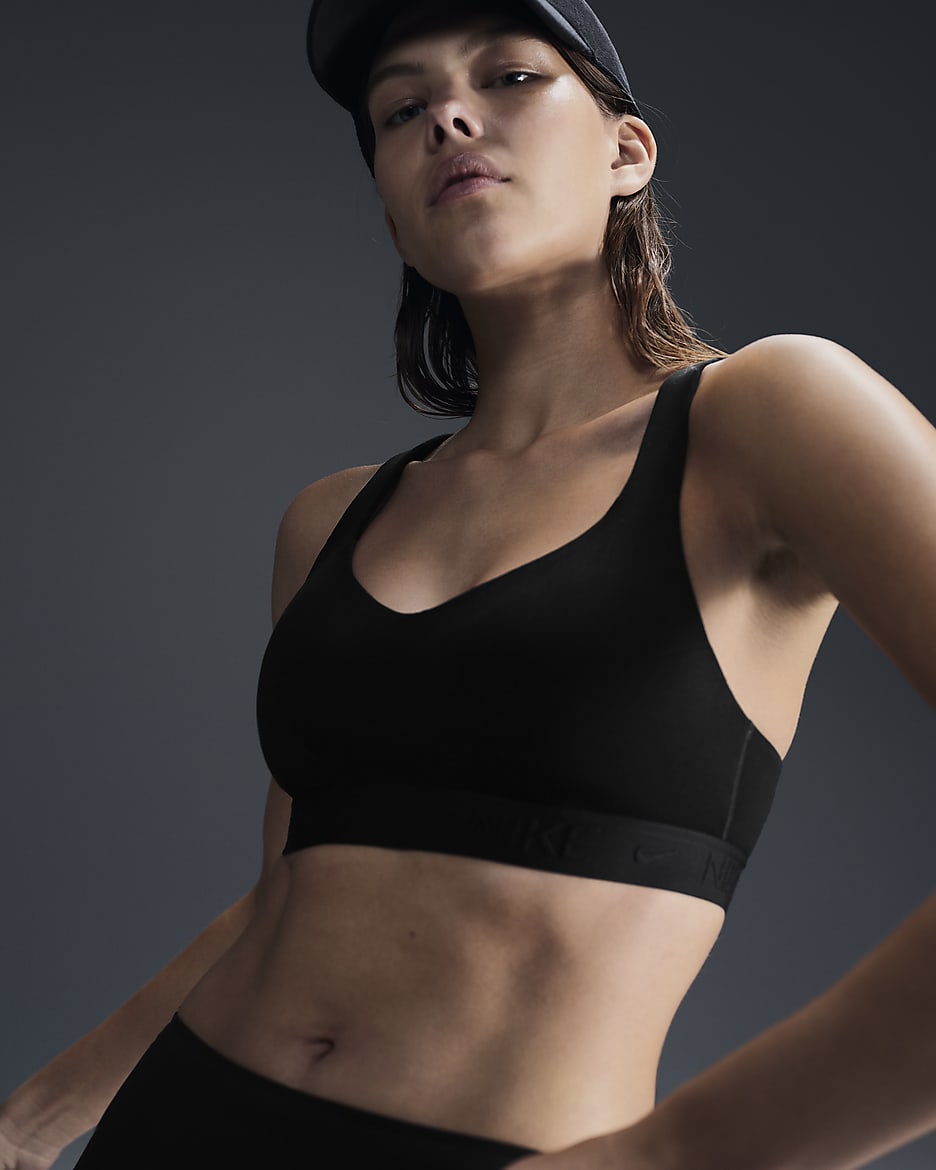 Dámská nastavitelná sportovní podprsenka Nike Indy s vycpávkami a silnou oporou - Černá/Černá/Černá