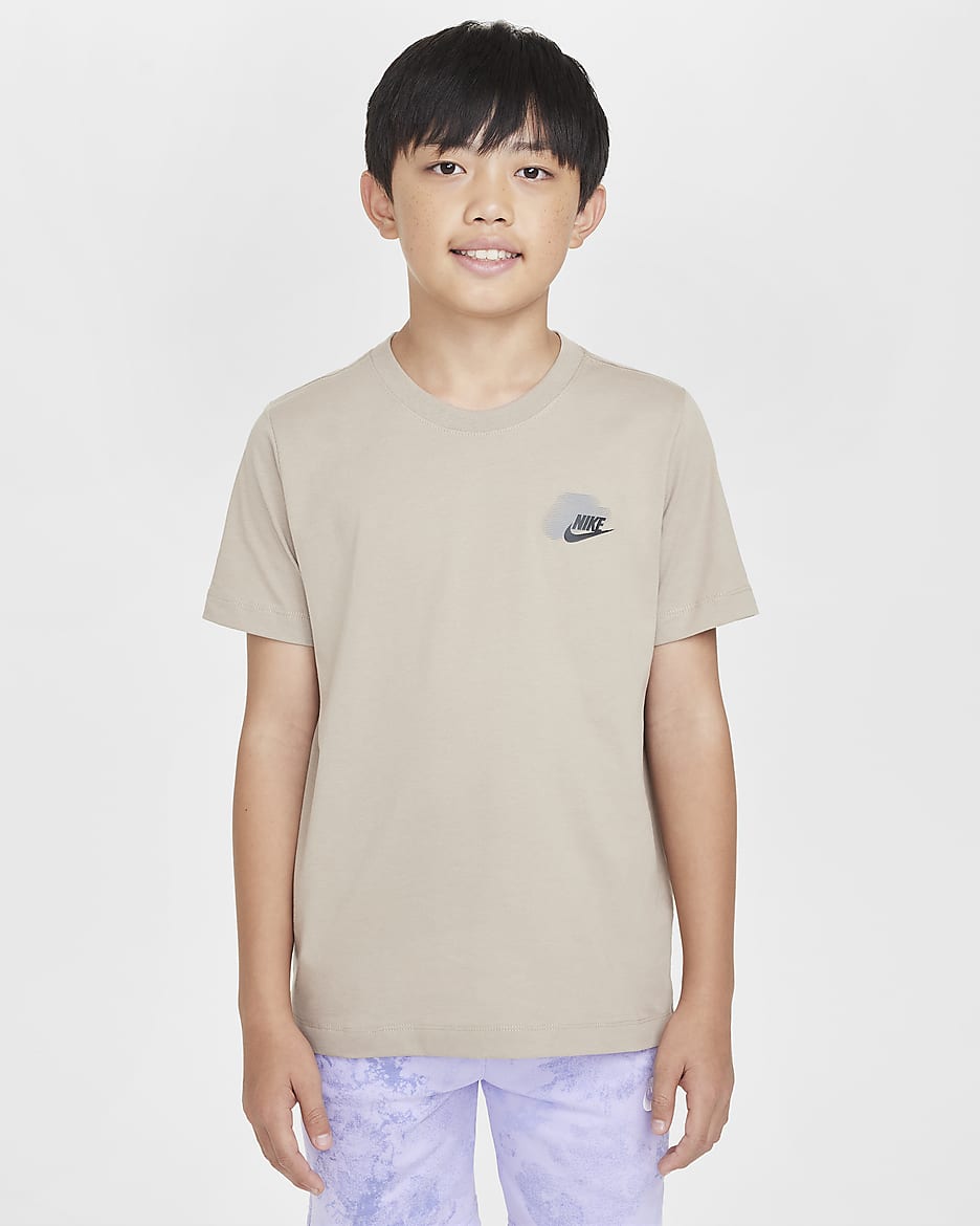 Nike Sportswear Standard Issue Older Kids' (Boys') Graphic T-Shirt - Khaki