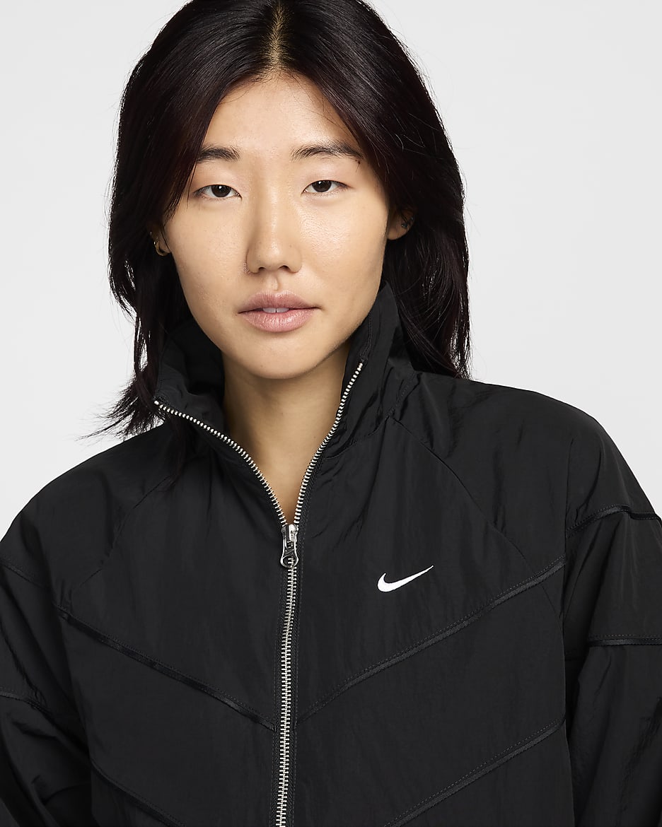 Nike Windrunner 女款寬鬆 UV 梭織全長式拉鍊外套 - 黑色/白色