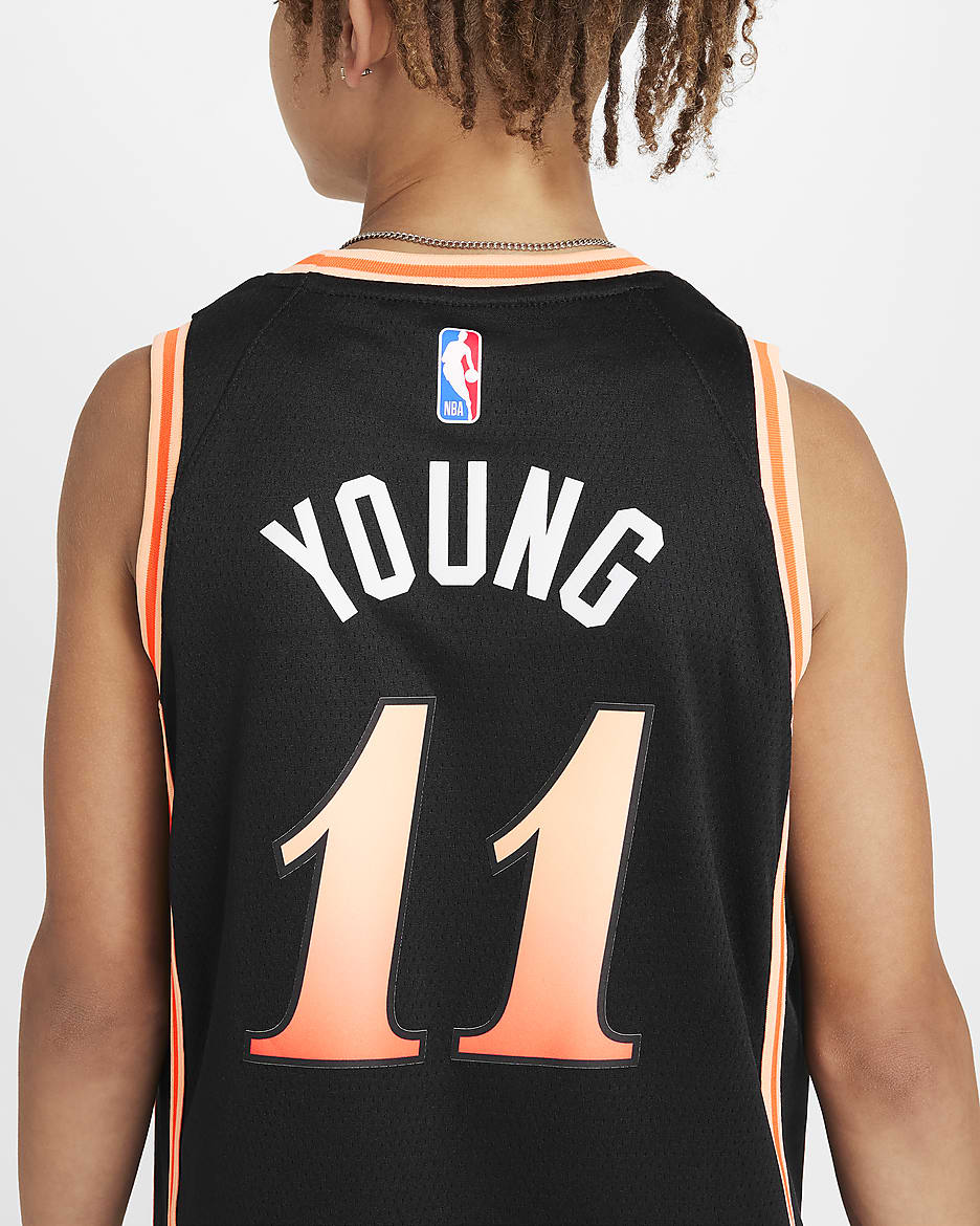 Dres Nike Dri-FIT NBA Swingman Trae Young Atlanta Hawks City Edition pro větší děti - Černá