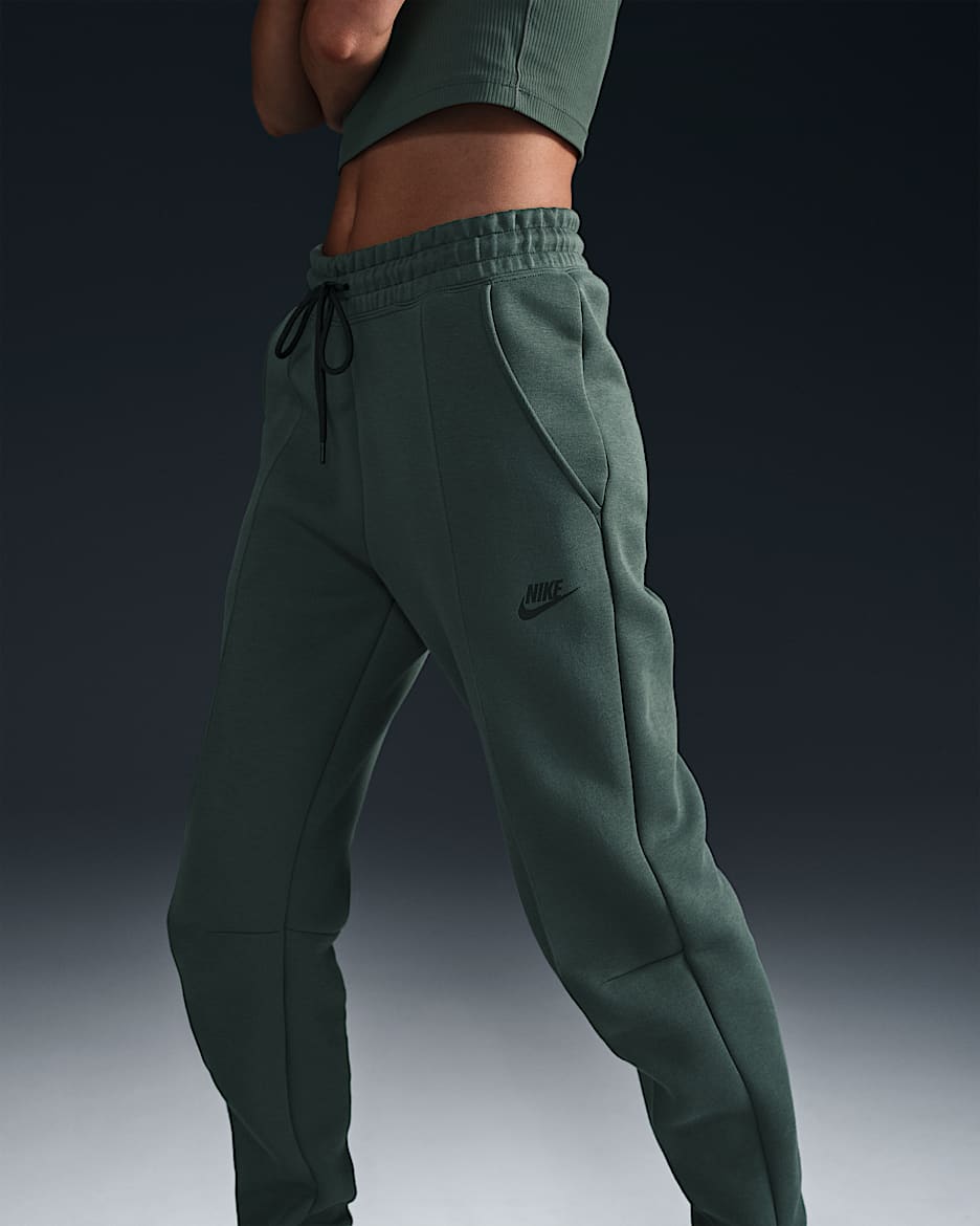 womens nike joggers medium