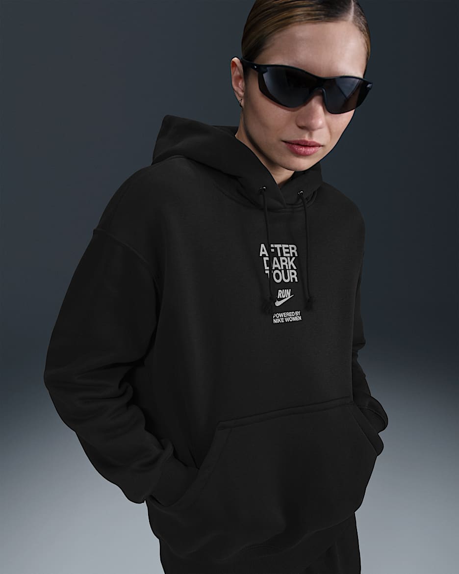 Nike Women's Oversized Graphic Hoodie - Black