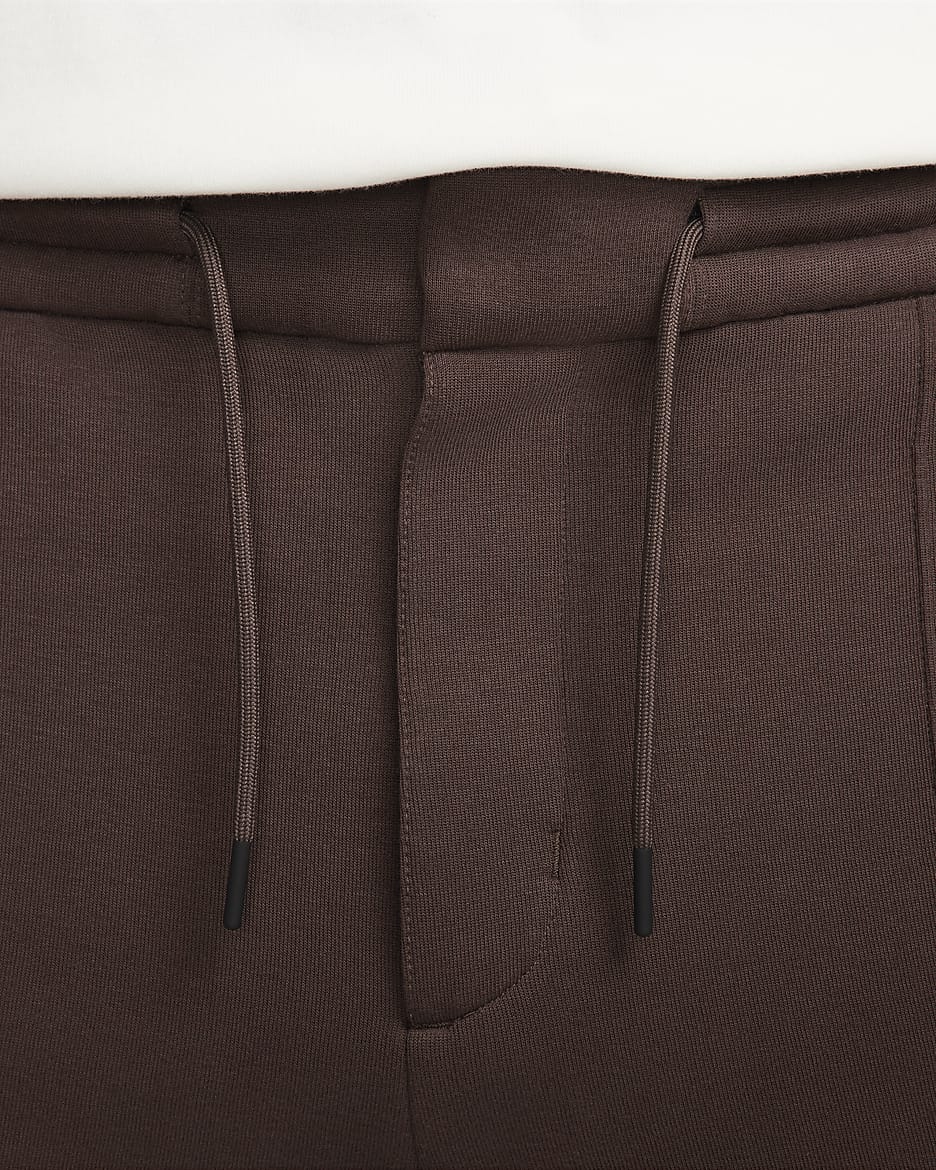 Nike Sportswear Tech Fleece Reimagined joggebukse med ledig passform og åpen fald til herre - Baroque Brown