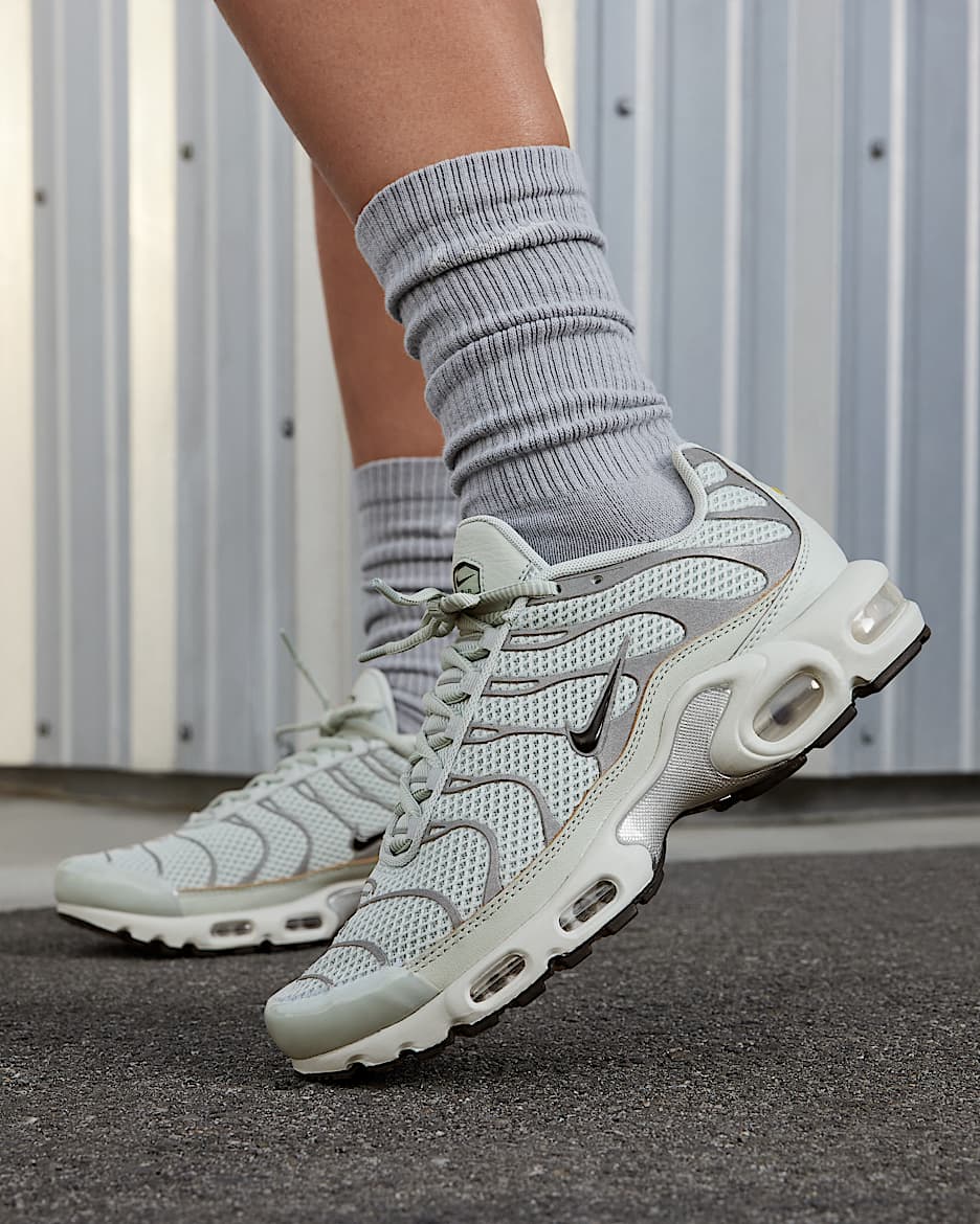 white womens tns