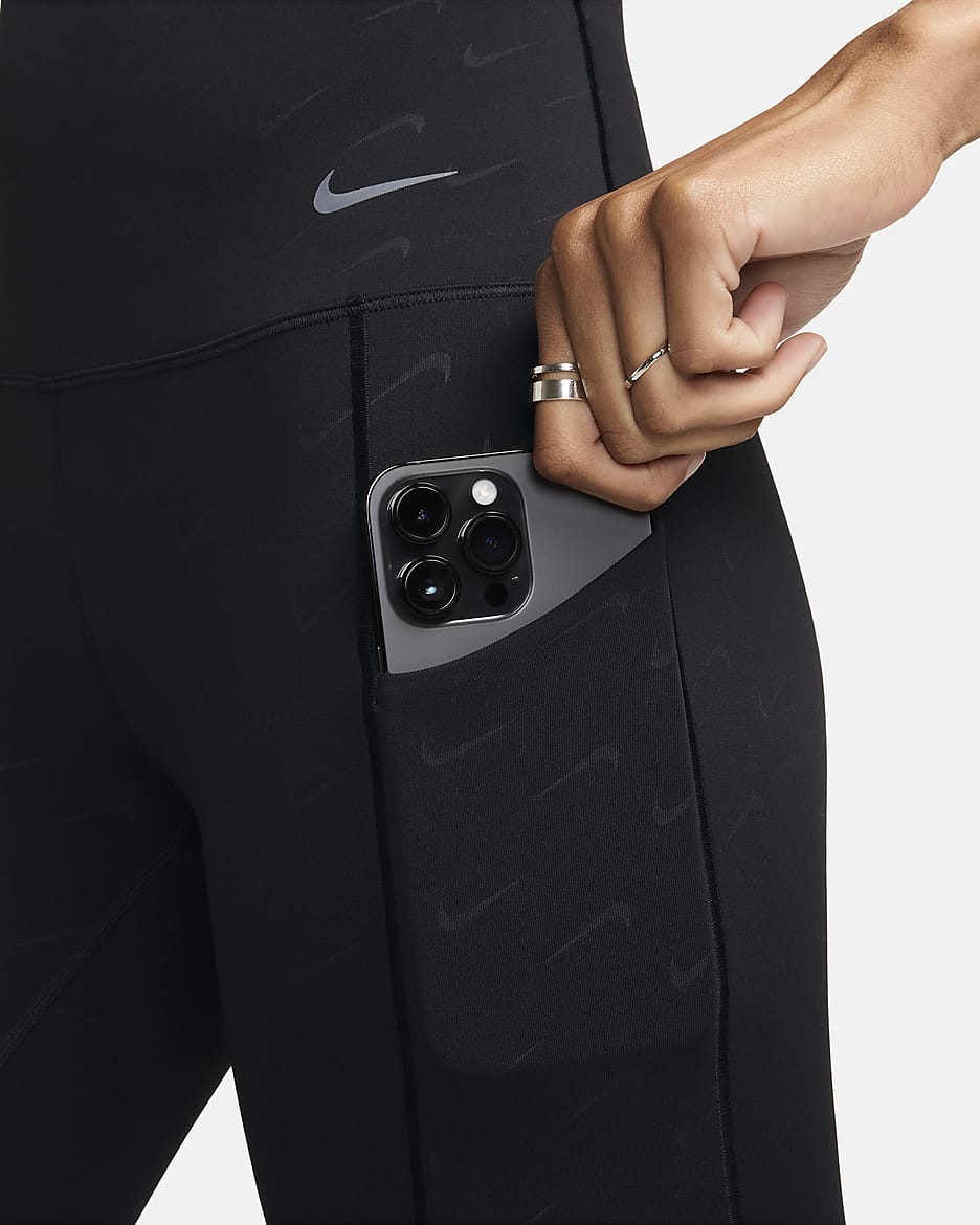 Nike Universa Leggings de 7/8 de talle alto y sujeción media con bolsillos y estampado - Mujer - Negro/Negro