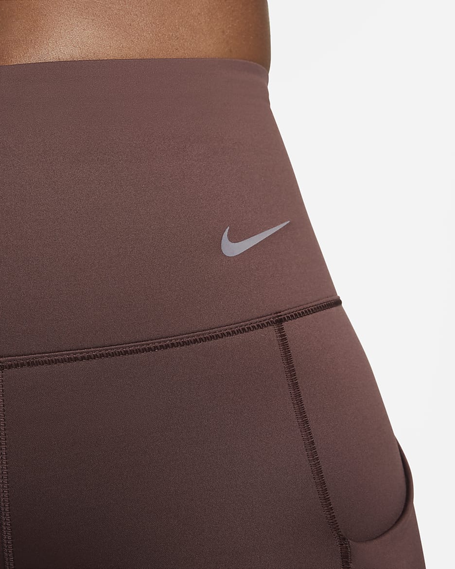 Leggings de tiro alto de 7/8 de sujeción firme con bolsillos para mujer Nike Go - Tierra/Negro