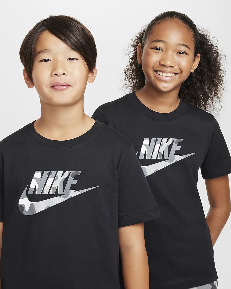 Nike Sportswear Older Kids' T-Shirt - Black