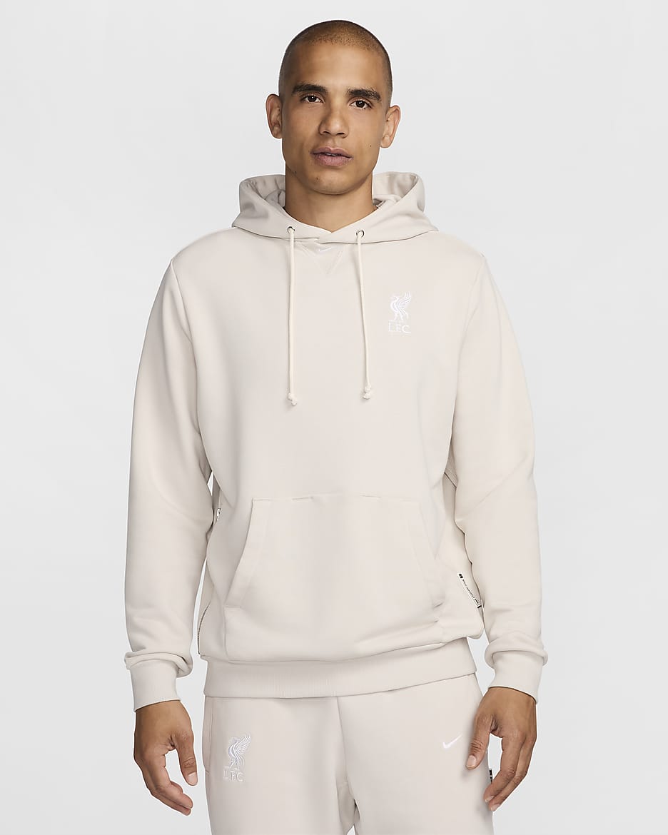 Sweat à capuche de foot Nike Dri-FIT Liverpool FC Standard Issue pour homme - Light Orewood Brown/Blanc