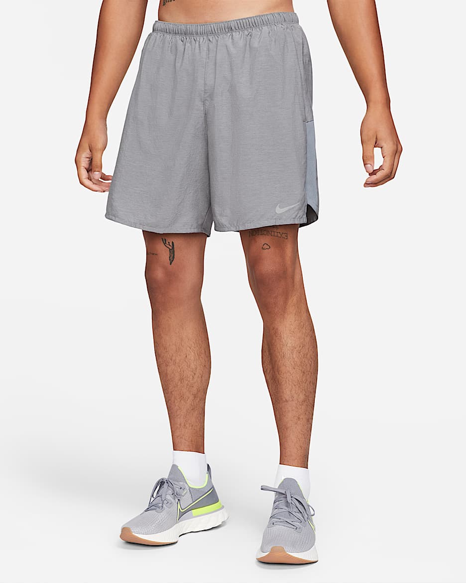 Nike Challenger 男款 7" 隱藏式內裡跑步短褲 - Smoke Grey/Heather