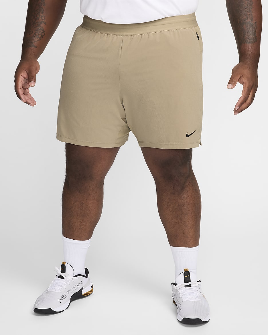 Ungefütterte Nike Flex Rep 4.0 Dri-FIT-Fitnessshorts für Herren (ca. 18 cm) - Khaki/Schwarz/Schwarz