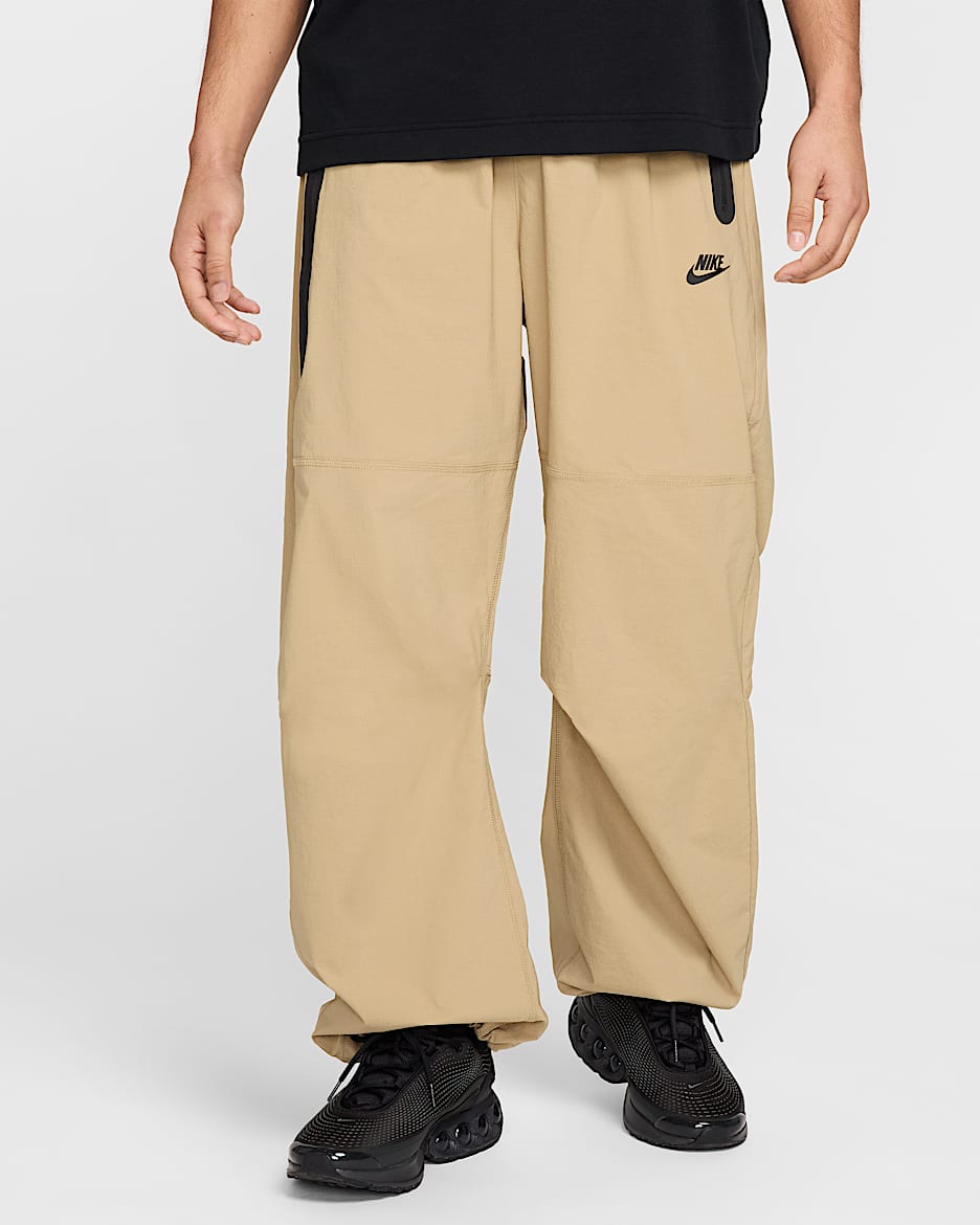 Nike Tech ekstra stor, vevd bukse til herre - Parachute Beige/Parachute Beige/Svart