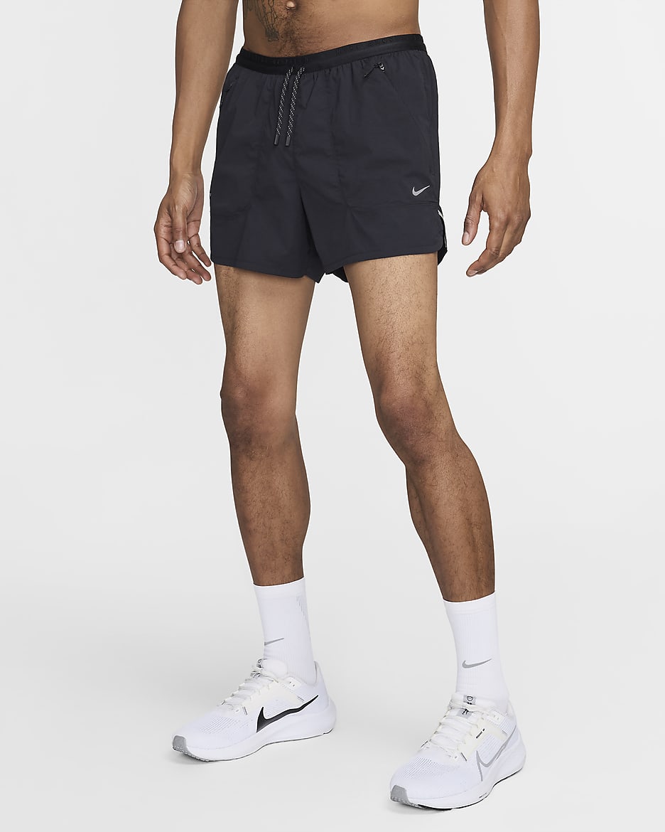 Nike Running Division Dri-FIT ADV 10 cm-es, 2 az 1-ben férfi futórövidnadrág - Fekete/Fekete