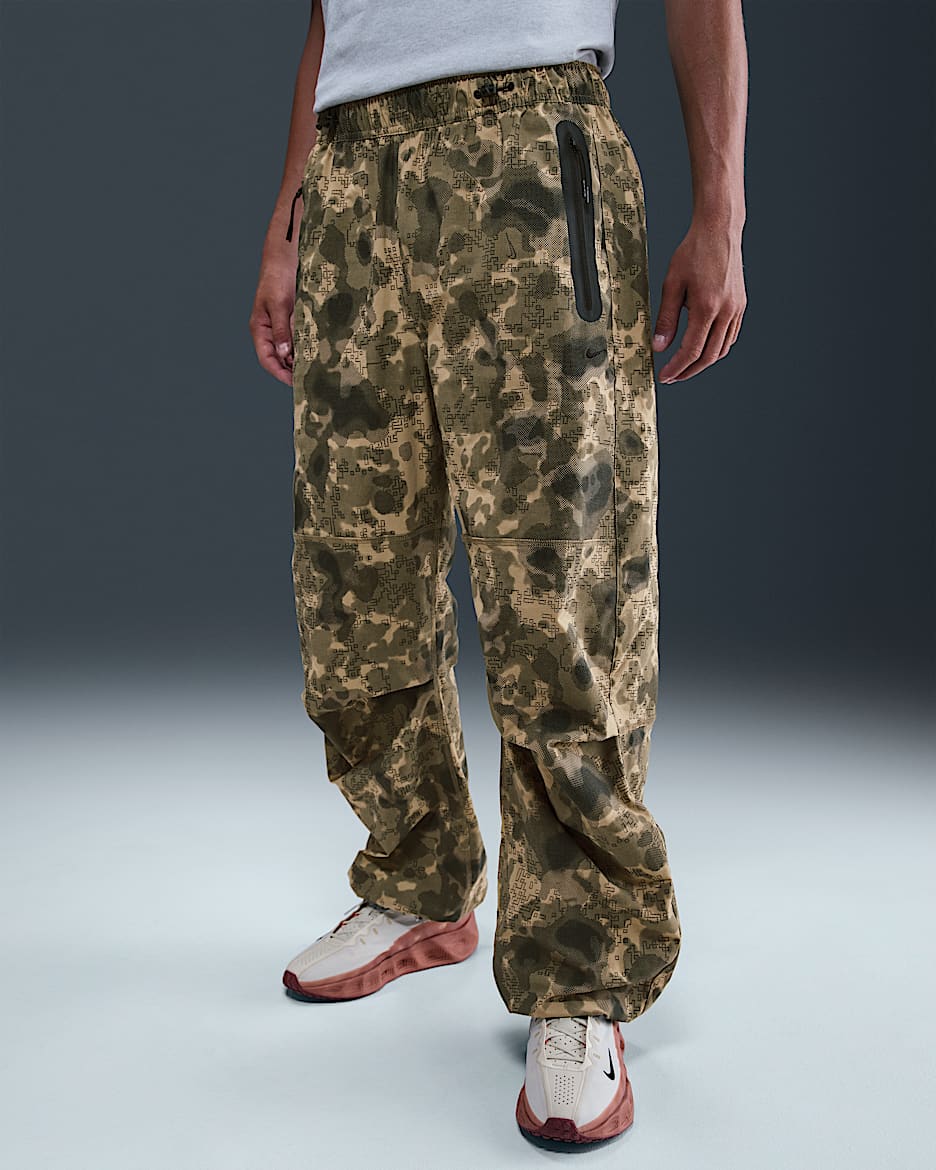 Nike Tech Men's Dri-FIT Woven Camo Loose-Fit Pants