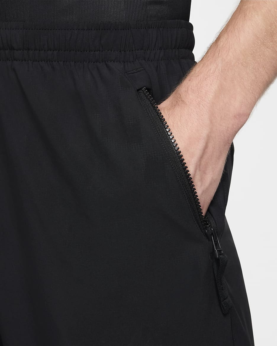 Nike Culture of Football Fußballshorts (13 cm) mit Dri-FIT-Technologie (Herren) - Schwarz/Weiß