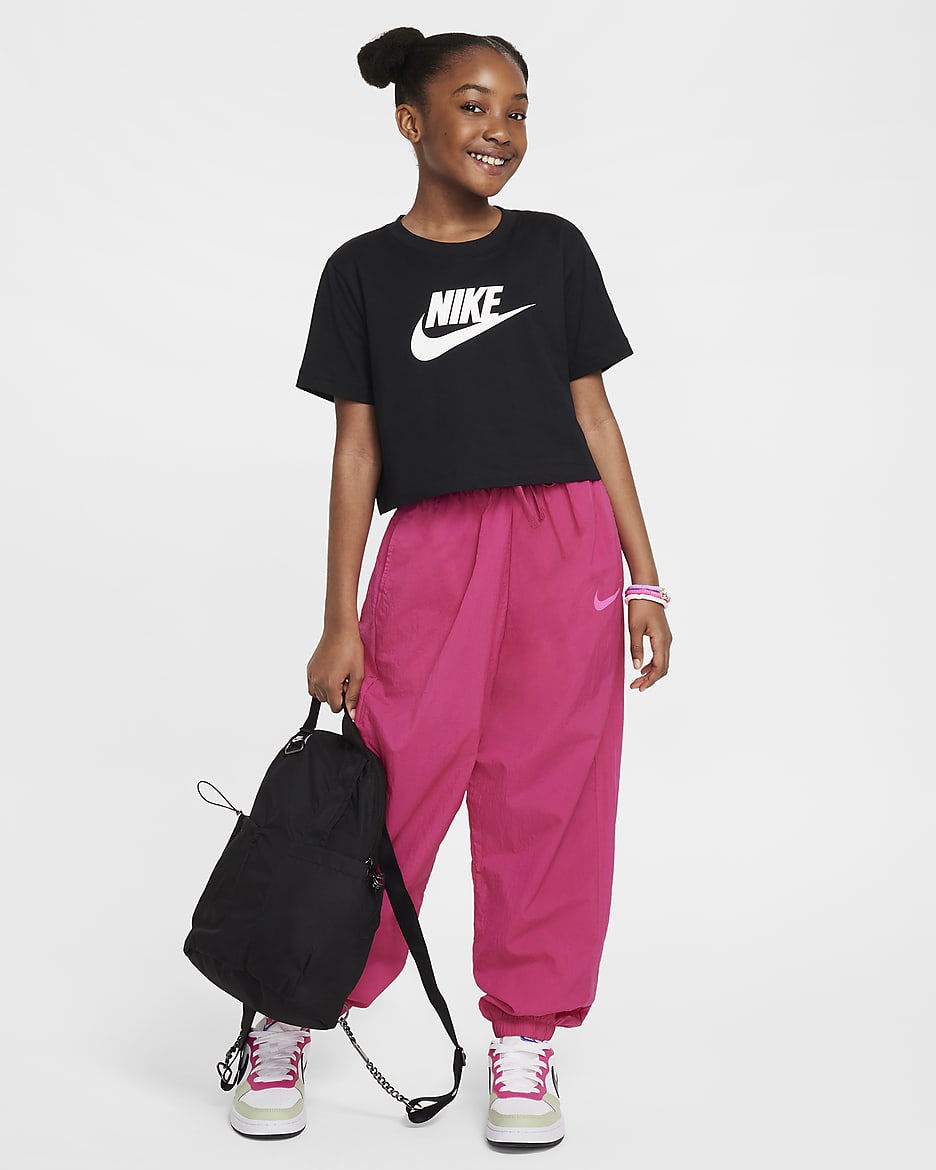 Nike Sportswear Older Kids' (Girls') Cropped T-Shirt - Black