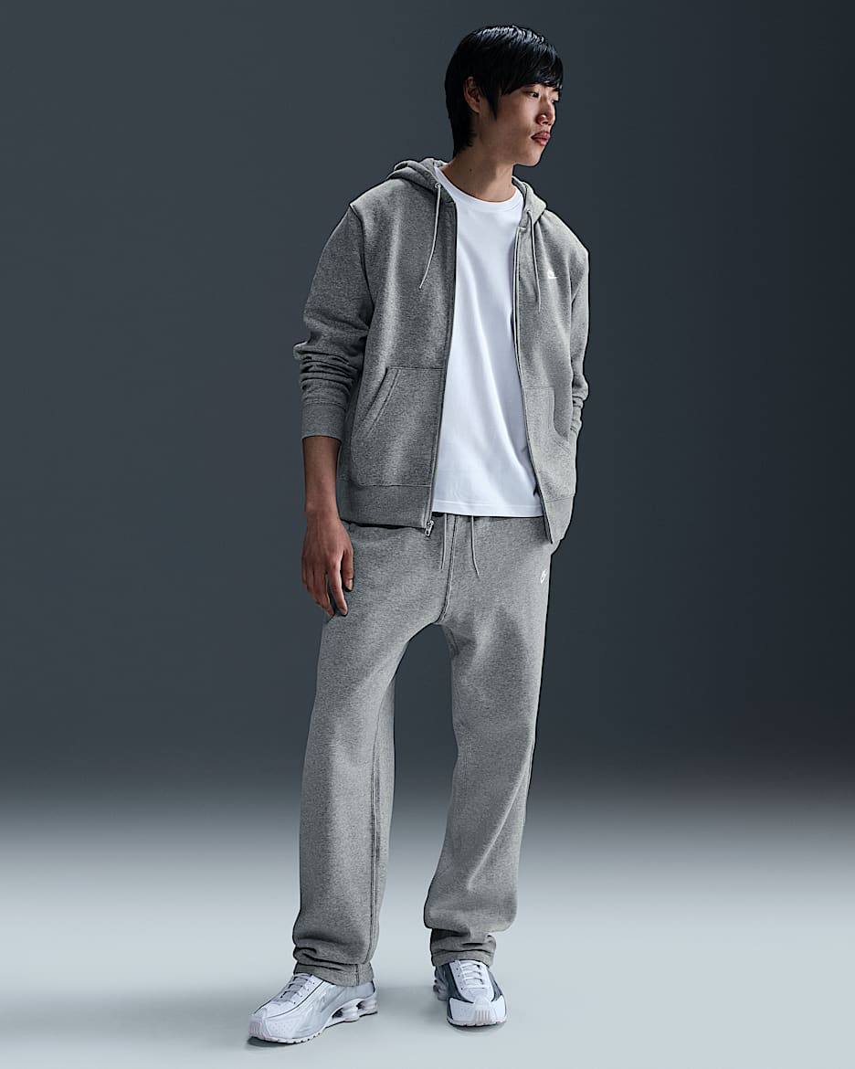 Pantalon en Fleece à ourlet ouvert Nike Club pour homme - Dark Grey Heather/Light Smoke Grey/Blanc