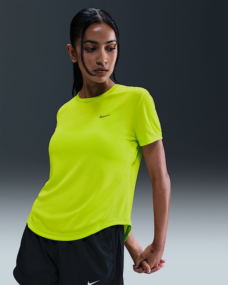 Nike Tempo Dri-FIT rövid ujjú női futófelső - Cyber