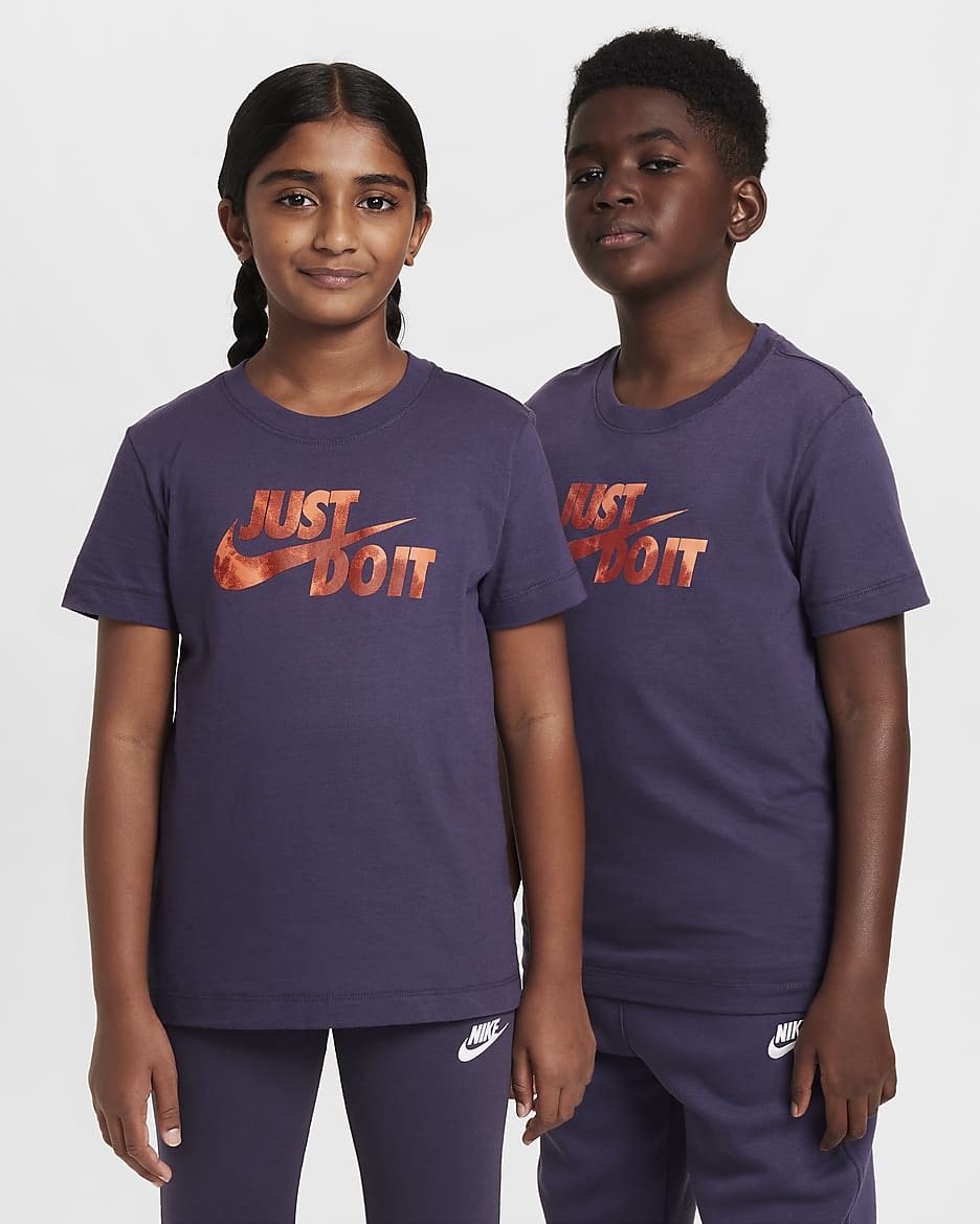 Nike Sportswear Older Kids' T-Shirt - Dark Raisin