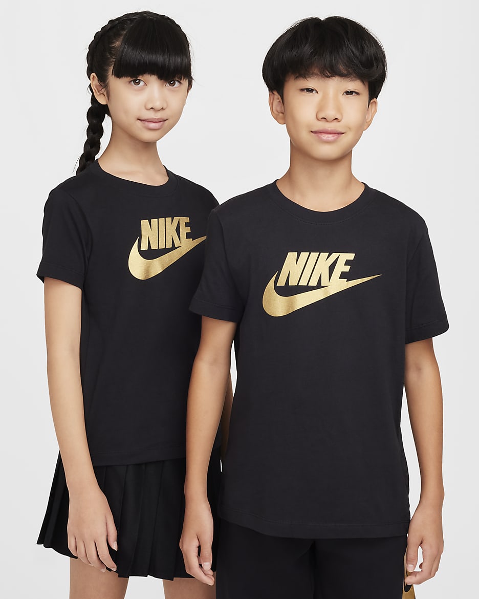 Nike Sportswear T-Shirt für ältere Kinder - Schwarz/Metallic Gold