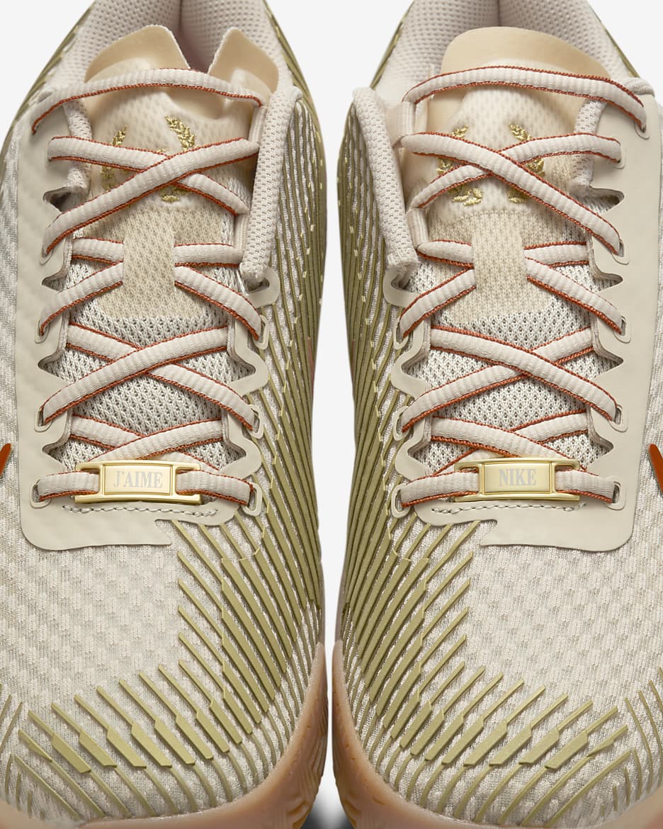 NikeCourt Air Zoom Vapor 11 Premium Women's Clay Court Tennis Shoes - Sand Drift/Rust Factor/Gum Medium Brown/Metallic Gold